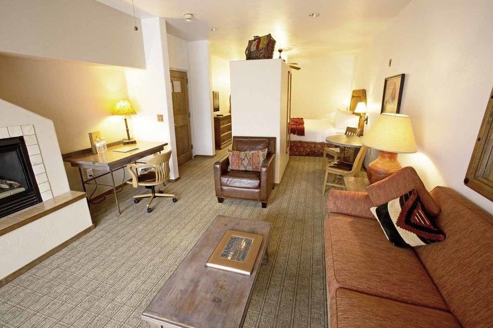 Table Mountain Inn Голдън Екстериор снимка