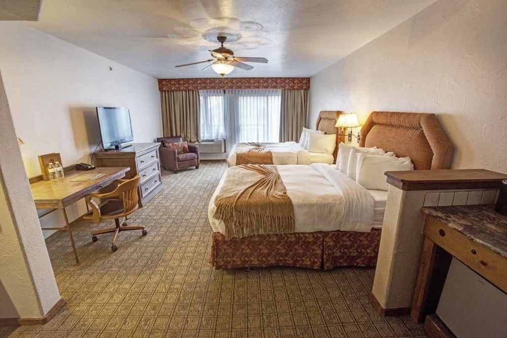 Table Mountain Inn Голдън Екстериор снимка