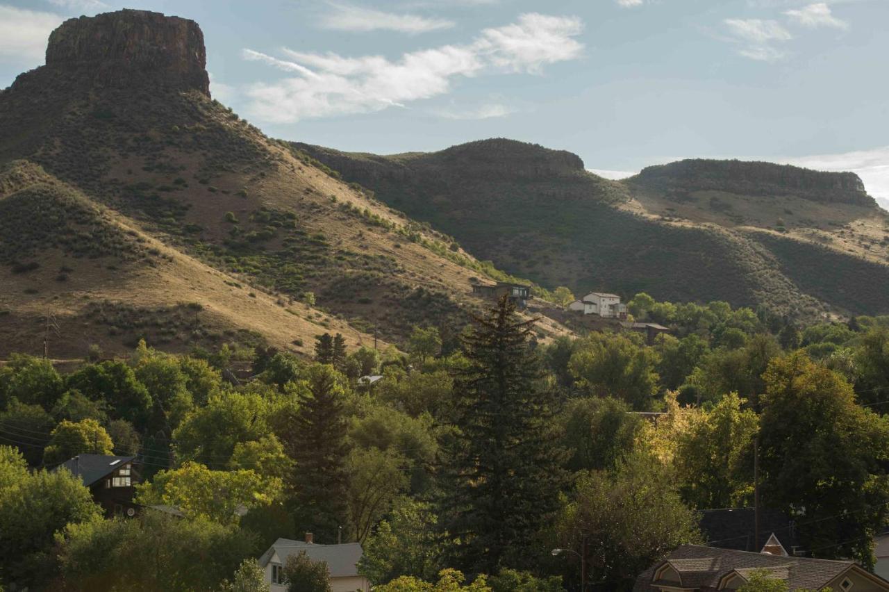 Table Mountain Inn Голдън Екстериор снимка