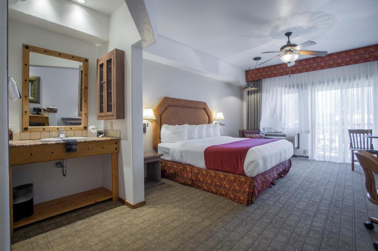 Table Mountain Inn Голдън Екстериор снимка